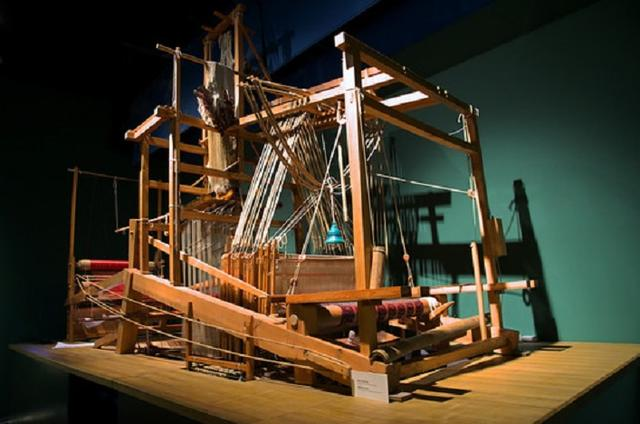 weaving machine